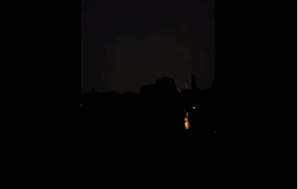 KAO NA FILMU: <span style='color:red;'><b>Menhetn</b></span>, Harlem i Kvins u mrklom mraku, bez struje 1,3 miliona građana (VIDEO)